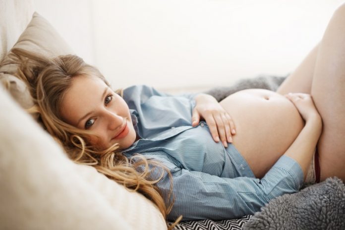 Poduszki dla kobiet w ciąży – jaki kształt wybrać?