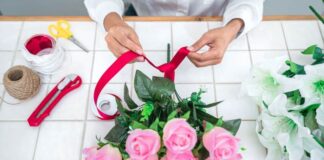 Jak utrzymać świeże cięte róże w wazonie? Sekrety przedłużania trwałości kwiatów różanych